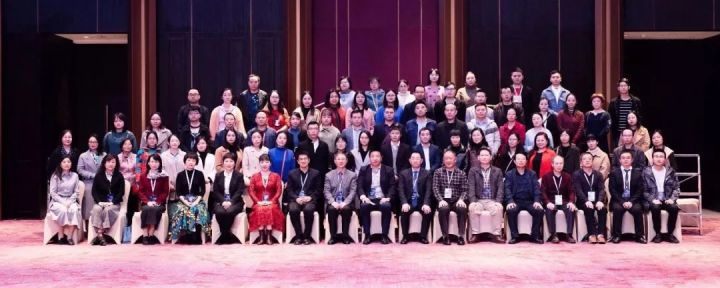 第九届国际视网膜高峰论坛成都分会 暨第一届西南眼科人工智能应用研讨会成功举办