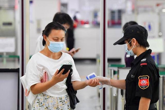 多地优化调整疫情防控措施 精准防控如何才能更精准？