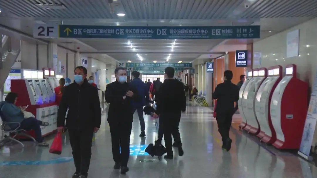 专家远程会诊、送药到家、预约检查，互联网诊疗破题“看病难”