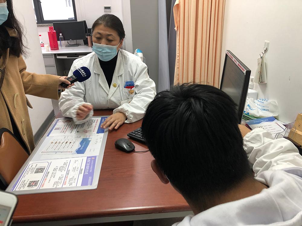 上海中医数字化转型｜AI助手看患者脉象舌象，形成预诊报告
